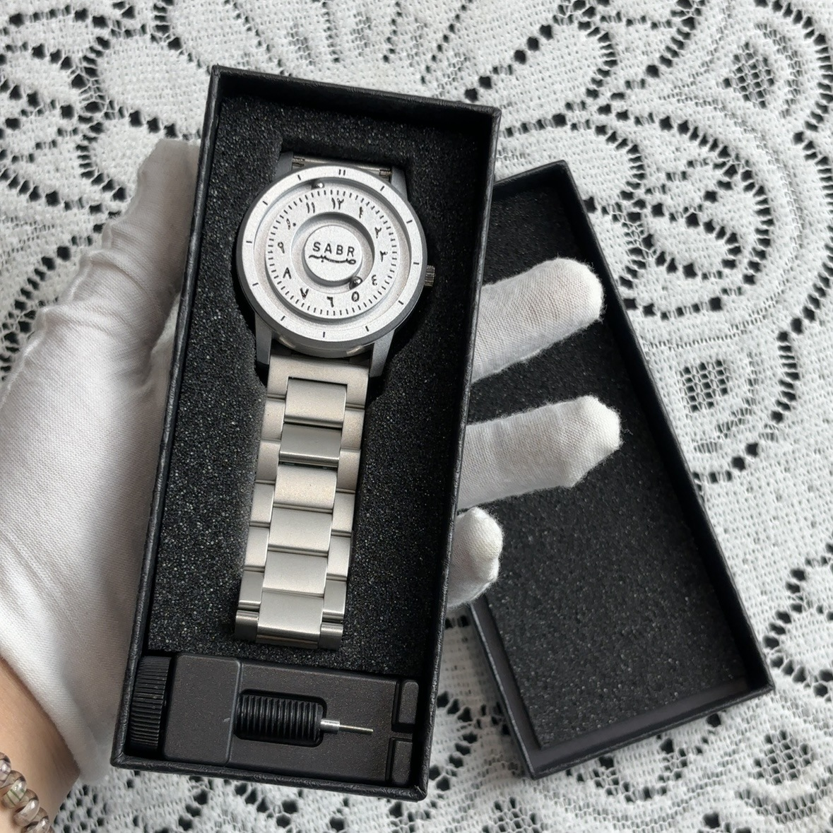 🔥Black Friday 50% OFF🔥 – SABR Arabic Numeral Magnetic Ball Watch | No-Hands Design, Futuristic Men’s Quartz